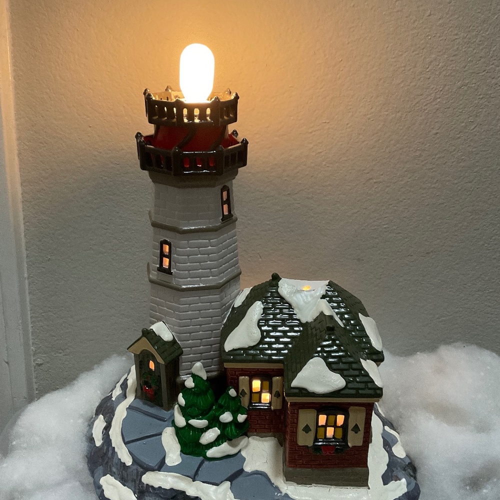 Dept 56 Original Snow Village Christmas Cove Lighthouse